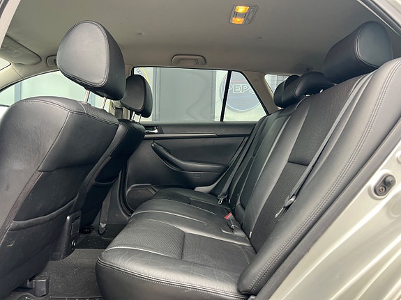Toyota Avensis 10 of 24