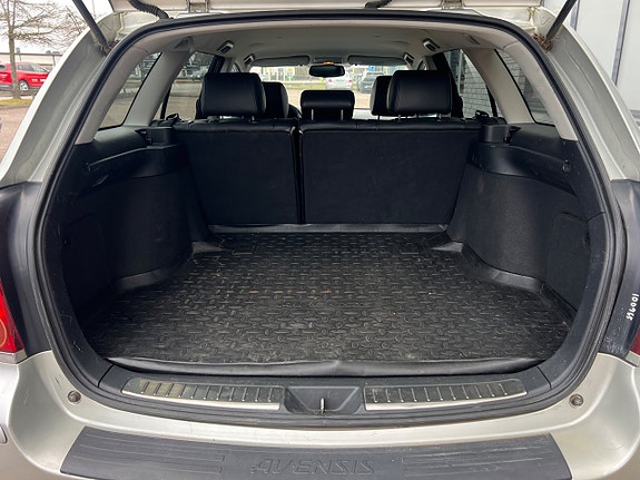 Toyota Avensis 14 of 24