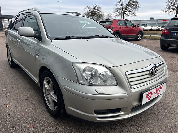 Toyota Avensis 3 of 5