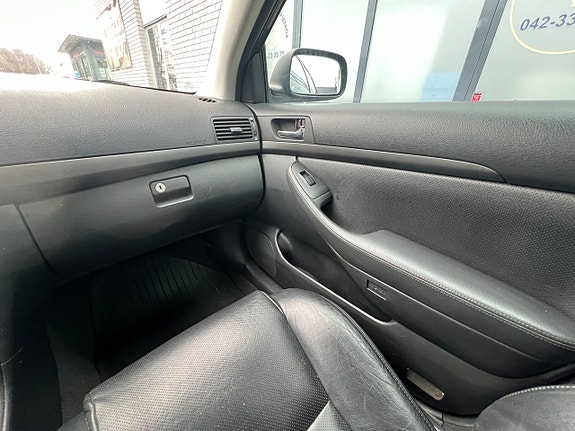 Toyota Avensis 24 of 24