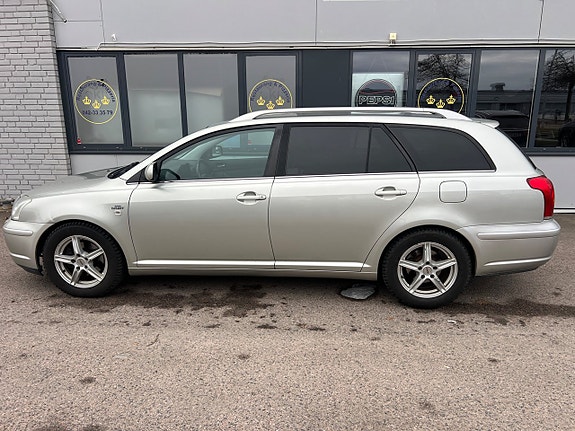 Toyota Avensis 7 of 24