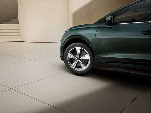 Audi Q4 e-tron 7 of 10