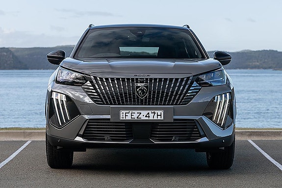 Peugeot 2008 4 of 5