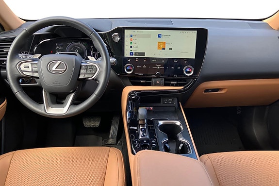 Lexus NX450h+ 7 of 18