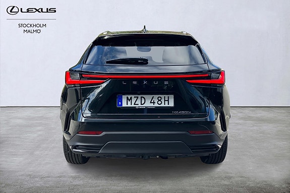 Lexus NX450h+ 16 of 18