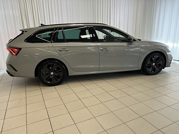 Skoda Octavia RS 2 of 5