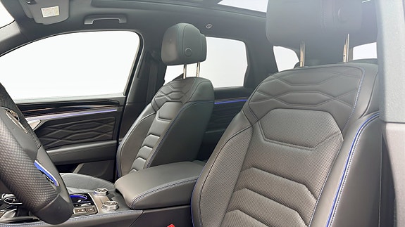 Volkswagen Touareg 8 of 16