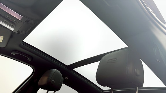 Volkswagen Touareg 9 of 16