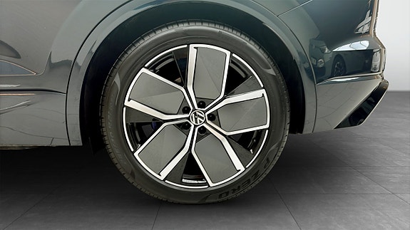 Volkswagen Touareg 6 of 16