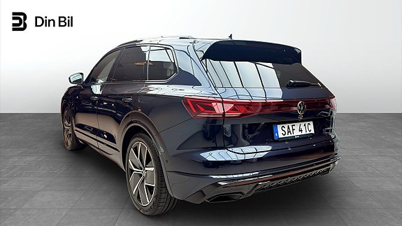 Volkswagen Touareg 3 of 5