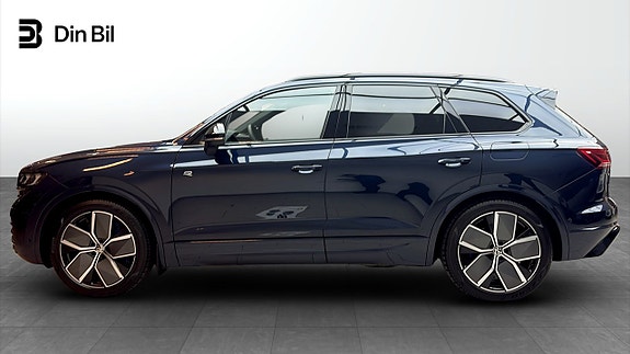 Volkswagen Touareg 2 of 5