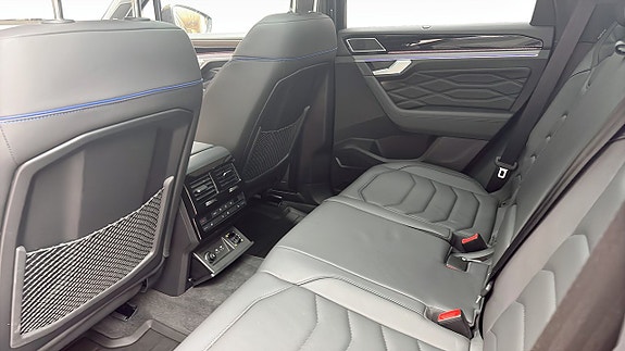 Volkswagen Touareg 13 of 16