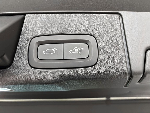 Volvo XC60 13 of 24