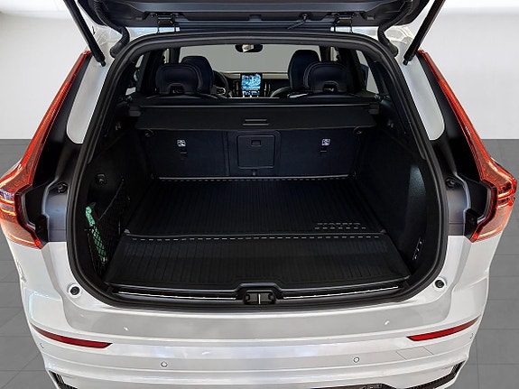 Volvo XC60 11 of 24