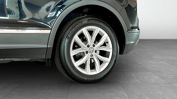 Volkswagen Tiguan 9 of 12