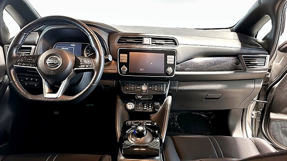 Nissan Leaf 4 of 5