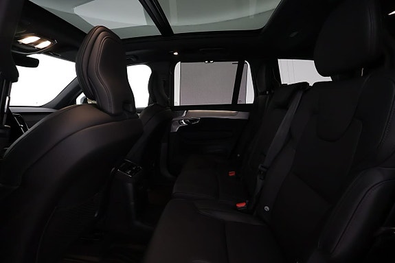 Volvo XC90 13 of 19