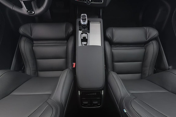 Volvo XC90 12 of 19