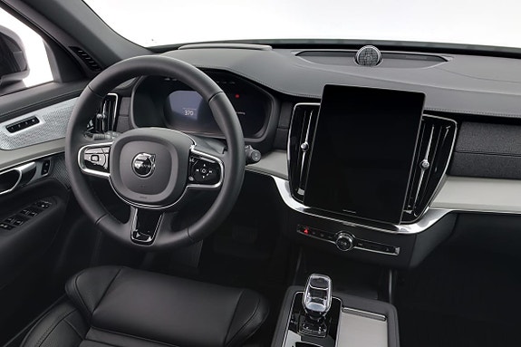 Volvo XC90 8 of 19