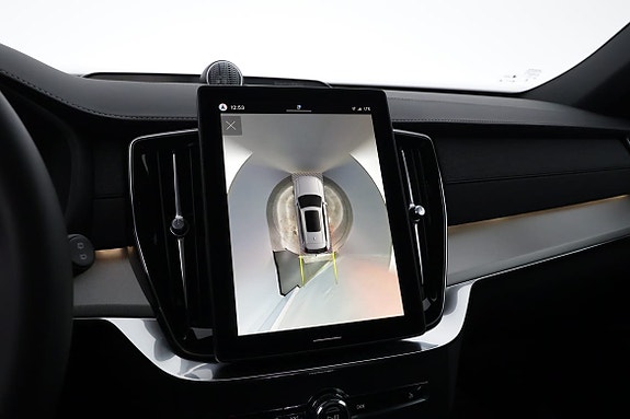 Volvo XC90 16 of 19