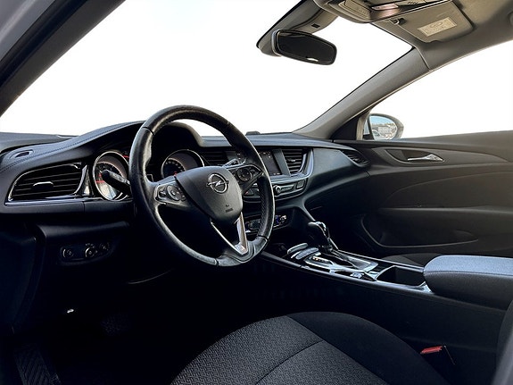 Opel Insignia 4 of 5