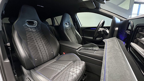 Volkswagen Passat 9 of 23