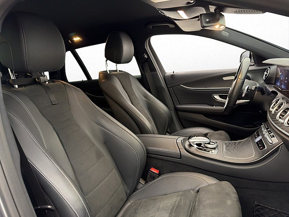 Mercedes-Benz E200 8 of 30