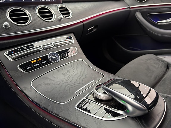 Mercedes-Benz E200 21 of 30