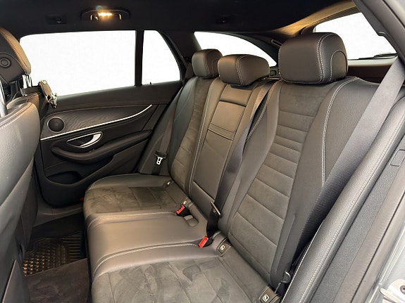 Mercedes-Benz E200 12 of 30