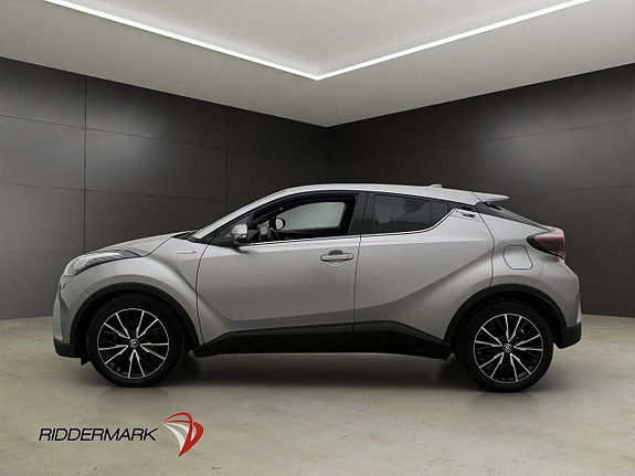 Toyota C-HR 2 of 5
