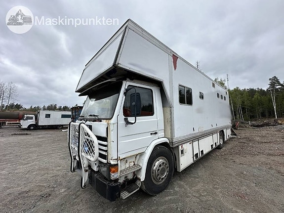 Scania G 93 hästlastbil