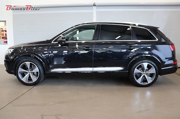 Audi Q7 2 of 5
