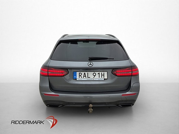 Mercedes-Benz E300 4 of 5