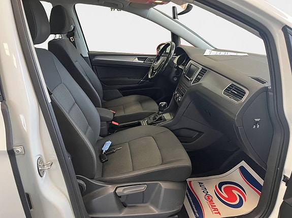 Volkswagen Golf Sportsvan 11 of 18