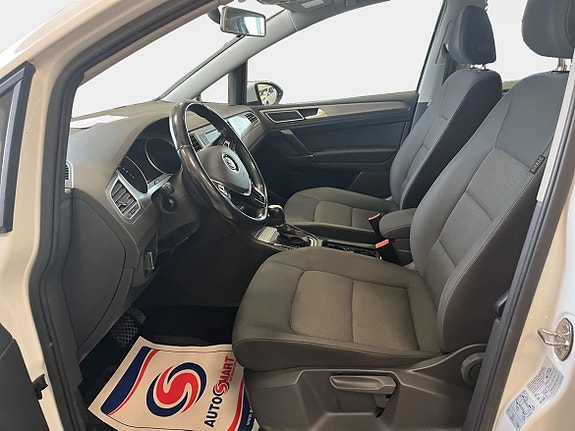 Volkswagen Golf Sportsvan 9 of 18
