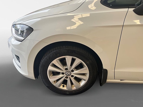 Volkswagen Golf Sportsvan 18 of 18