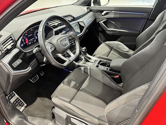 Audi Q3 6 of 14