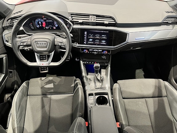 Audi Q3 12 of 14