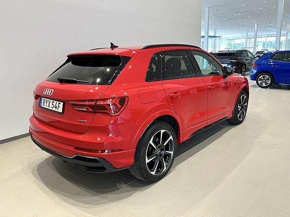 Audi Q3 4 of 5