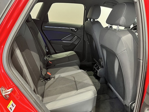 Audi Q3 8 of 14
