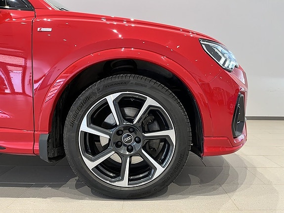 Audi Q3 11 of 14