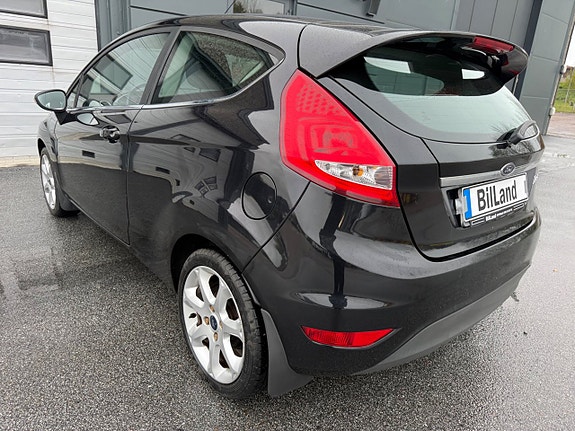 Ford Fiesta 3 of 6