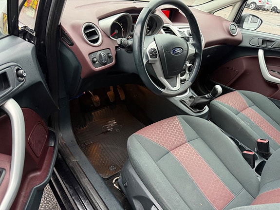 Ford Fiesta 6 of 6