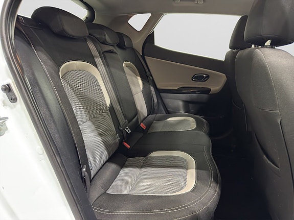 Kia Ceed 10 of 16