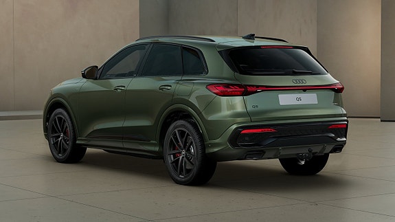 Audi Q5 2 of 5