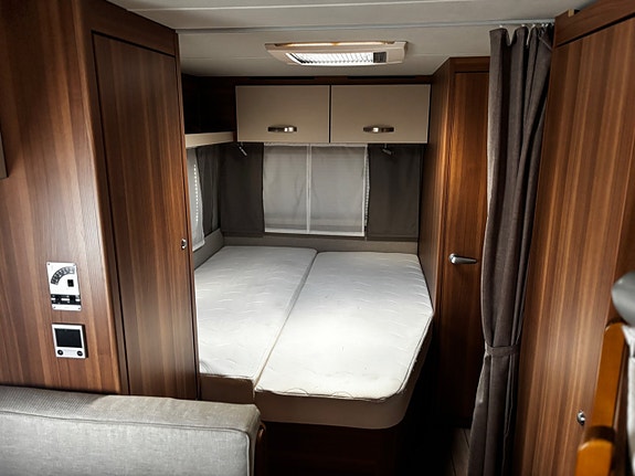Weinsberg 740 UDF Ice Edition 8 of 12