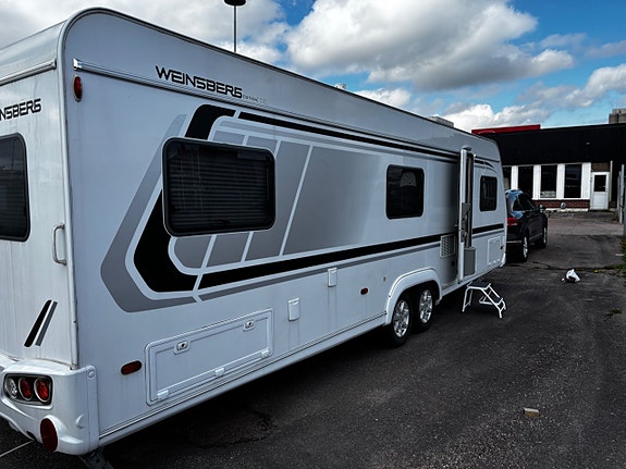 Weinsberg 740 UDF Ice Edition 2 of 12