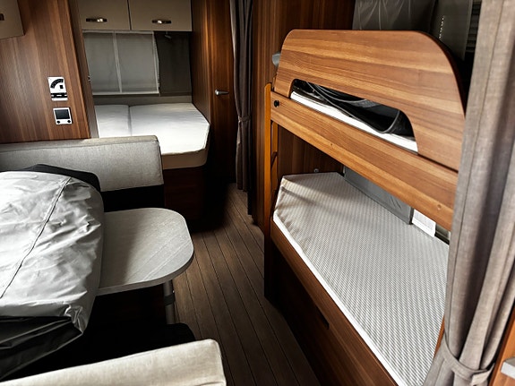 Weinsberg 740 UDF Ice Edition 7 of 12