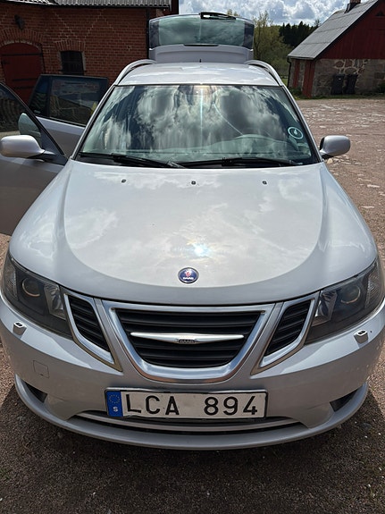 Saab 9-3 2 of 5