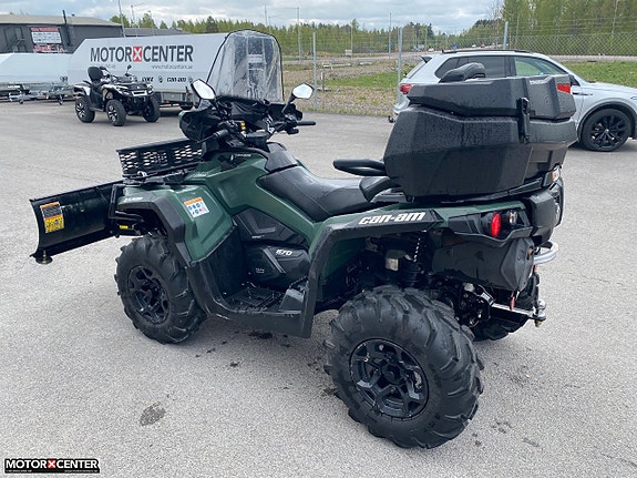 Can-Am Outlander MAX XU+ 570 T3A 4 of 8